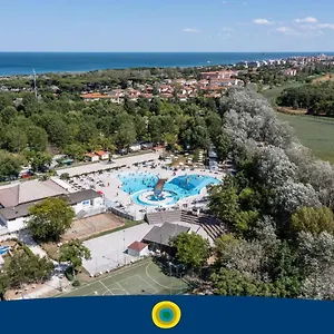 Club Del Sole Adriano Family Collection Пунта-Марина